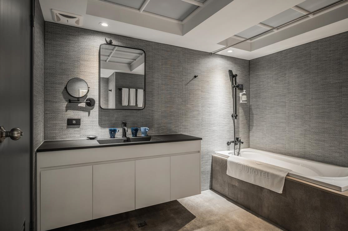 高雄車站-西悠巢旅01